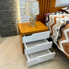 Cargar imagen en el visor de la galería, Mesa de noche Triples