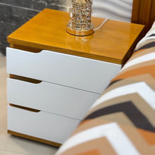 Cargar imagen en el visor de la galería, Cama Polonia Natural