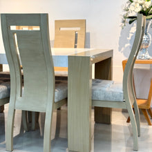 Cargar imagen en el visor de la galería, Comedor Beneton con sillas Escarlata