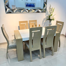 Cargar imagen en el visor de la galería, Comedor Beneton con sillas Escarlata