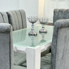 Cargar imagen en el visor de la galería, Comedor Cubico Especial con sillas Romanas