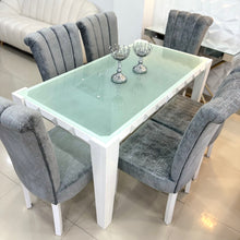 Cargar imagen en el visor de la galería, Comedor Cubico Especial con sillas Romanas