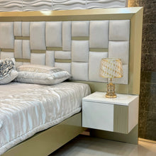 Cargar imagen en el visor de la galería, Cama Vallarta en Dorado