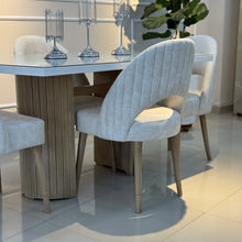 Cargar imagen en el visor de la galería, Comedor Brooklyn con sillas Katy
